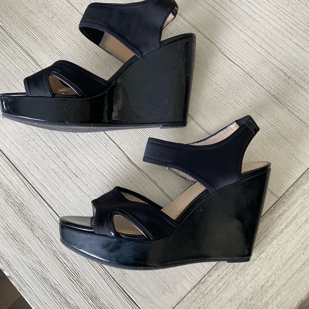 Adrienne Vittadini black dress sandals
